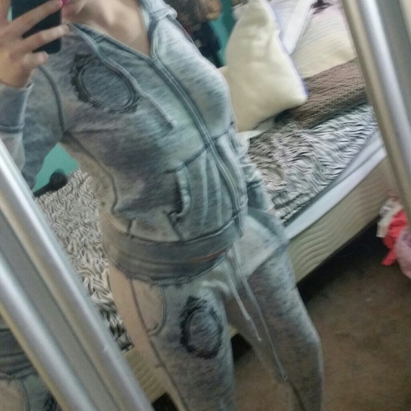 on hold for @c0ldpiece dont buy !!!!!!