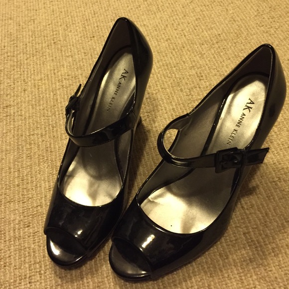 Anne Klein patent leather wedges
