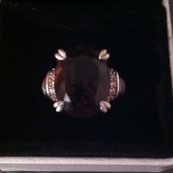 Ring - Picture 2 of 4