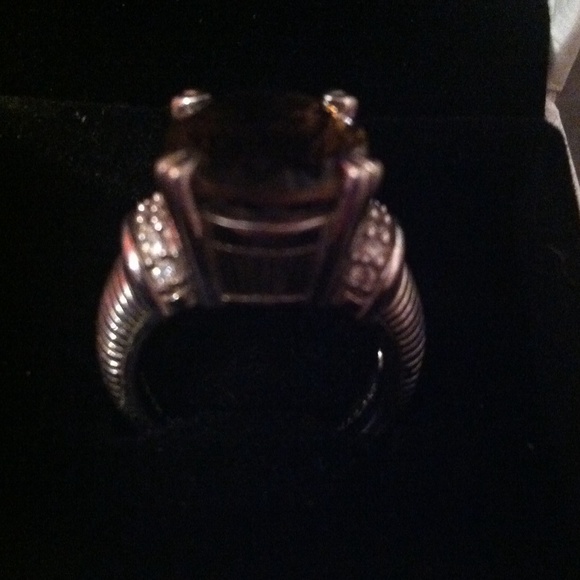 Ring - Picture 3 of 4