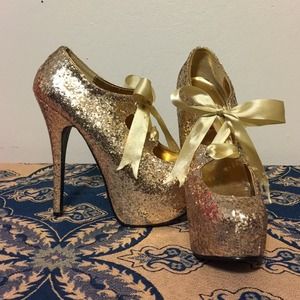 Bordello Gold Platform w/ribbon bow tie
