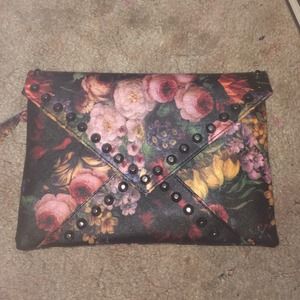 Floral clutch