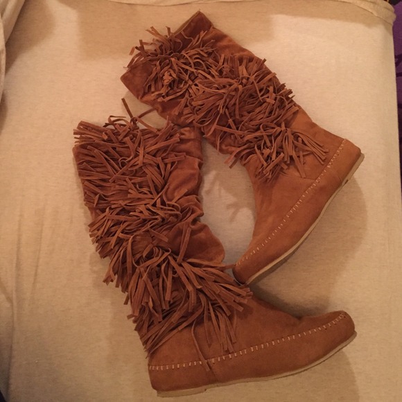 Faux suede brown fringe boots