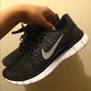 NIKE FREE RUNS 5.0