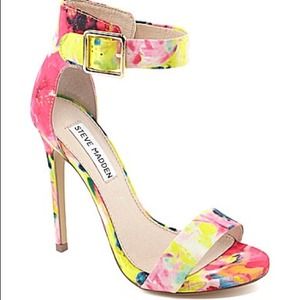 Brand new Steve Madden "Marlenee" heel never worn!