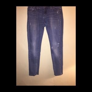 Medium washed distressed jeans