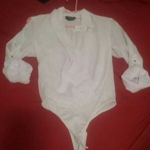 🚨SOLD!🚨BEBE white slit sleeve wrap bodysuit