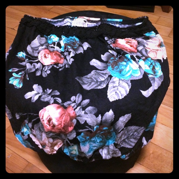 Strapless summer top