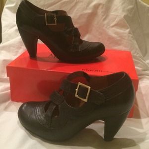 Miz Mooz Black SOHO Crisscross Heels