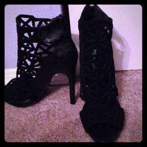 Laser cut sexy black heels