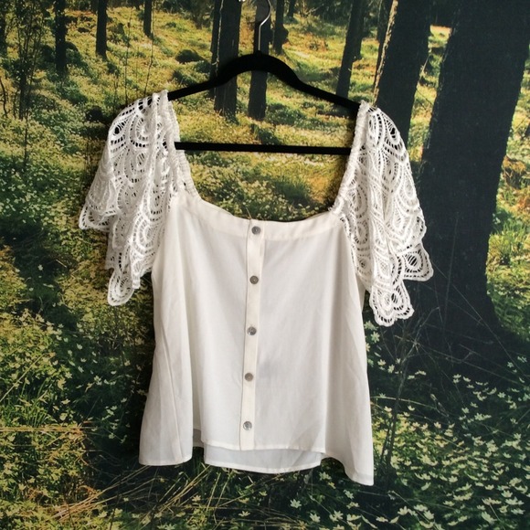 ✨SOLD✨ Stone Cold Fox San Jose Blouse - Picture 2 of 4