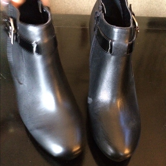 Heels - Picture 3 of 4