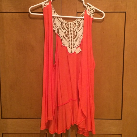 BKE Coral Sleeveless Cardigan