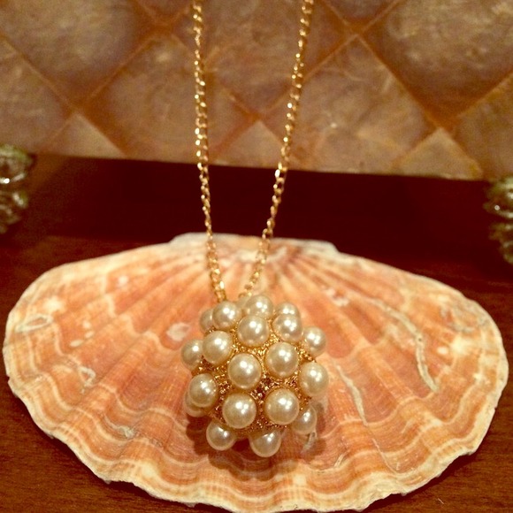 Necklace - Picture 1 of 3