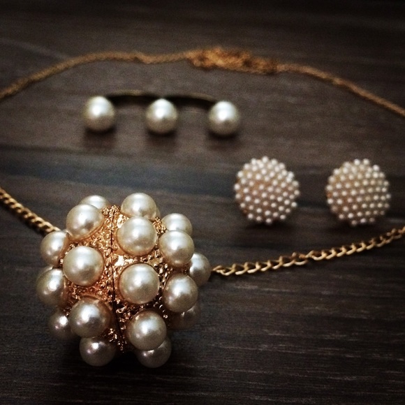 Necklace - Picture 3 of 3