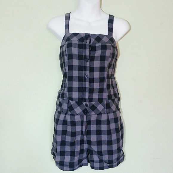 Price Reduced 👇 C heckered Romper - Picture 1 of 3