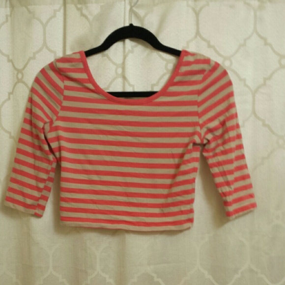 🚫TRADED🚫 L striped crop top - Picture 1 of 1