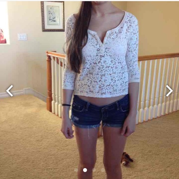Hollister tops! 3 for 15$ or 7$ each