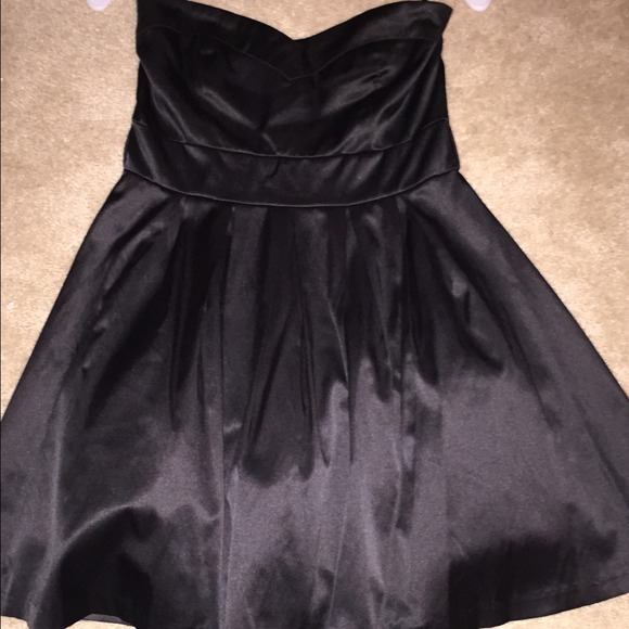 Little Black Dress - Picture 4 of 4