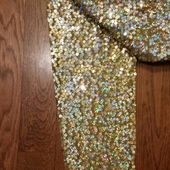 Blue jeans leggings with sequenc on the f and back