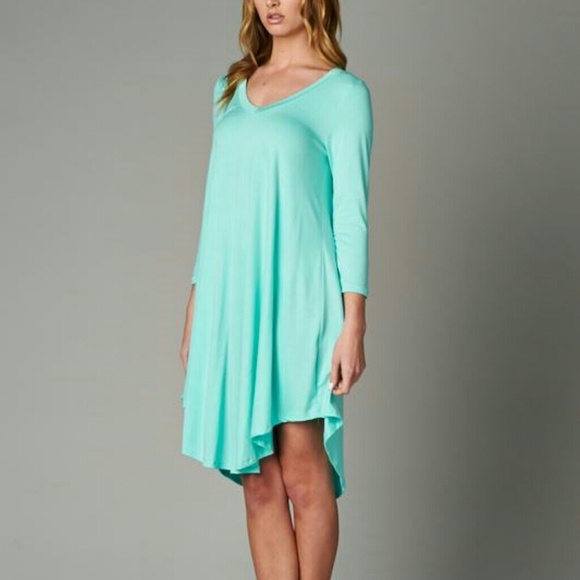 Dresses - Picture 3 of 4