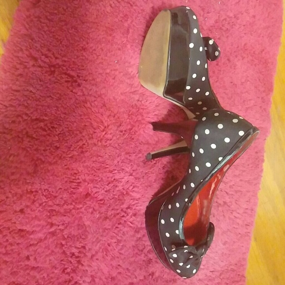 Polka dot guess heels - Picture 2 of 2