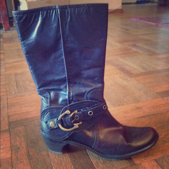 Dark rich brown Stuart Weitzman boot
