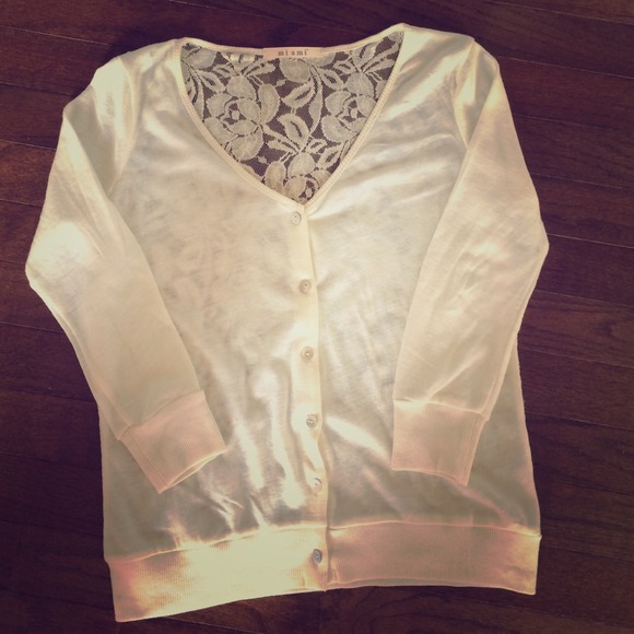 Ivory 3/4 length sleeve cardigan with lace back