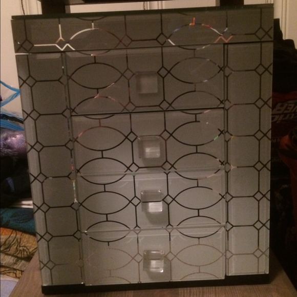 Mirrored jewelry box