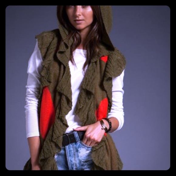 WILDFOX Hearts on Fire Hooded Scarf - Picture 1 of 4