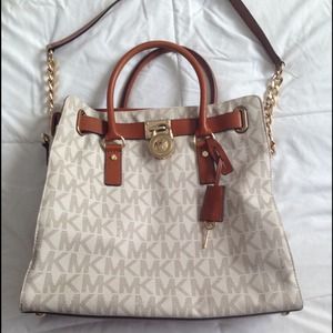 *SOLD*   Micheal Kors tote