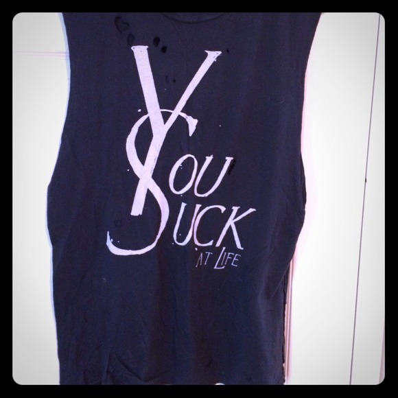 UNIF YSL destroyed tank.