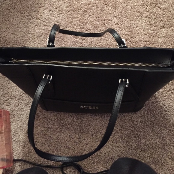 Black guess tote - Picture 4 of 4