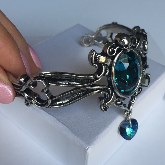 ❗️SOLD❗️Last Love Swarovski Crystal Pewter Cuff - Picture 3 of 4