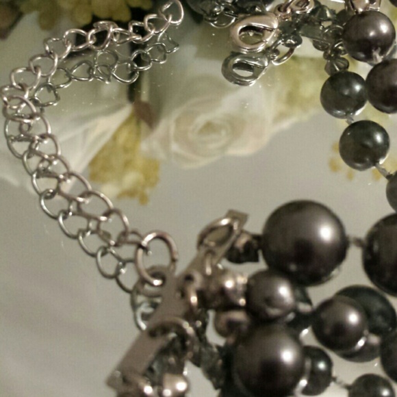 ??NOT FOR SALE?? HP Gray Pearl Layered Necklace - Picture 3 of 3
