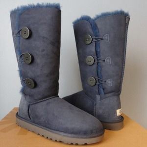 New Ugg Women's Bailey Buttons Triplet Boots Sz 7