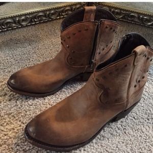 Leather cowboy boots by Vintage Brand size 7.5-8