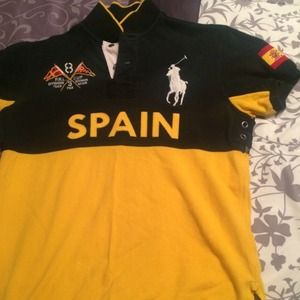 Bundle for polo and Gucci shirts