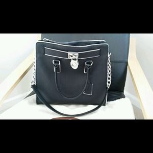 Like new Michael Kors Lg Hamilton tote