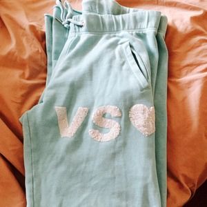 Victoria's Secret Sweatpants💙