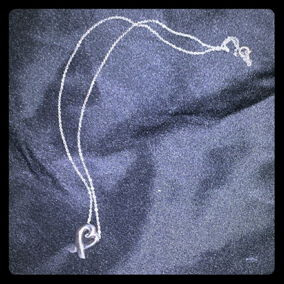 Tiffany&Co necklace. Hart