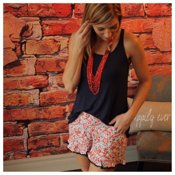 Floral print Pom Pom trim shorts - Picture 2 of 3