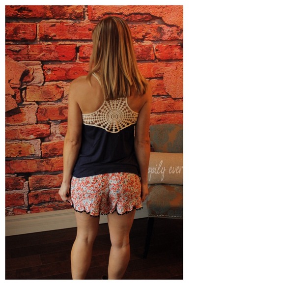 Floral print Pom Pom trim shorts - Picture 3 of 3