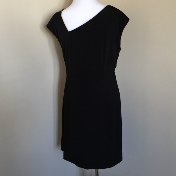 Sophisticated Black and Gold Dress - Picture 2 of 4