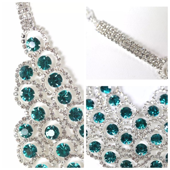 D4 Elegant Tiered Green Crystal Necklace Set - Picture 4 of 4