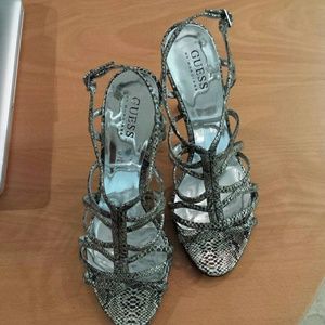 Beautiful pyhton Guess strappy cage Sandals