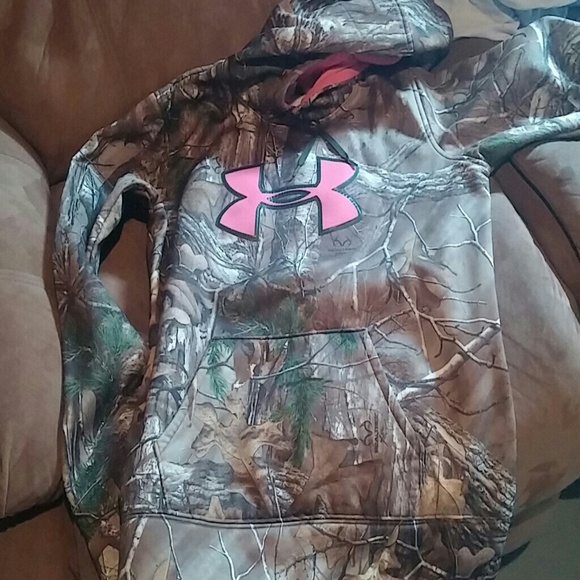 Medium size camo under armour. Only worn once.