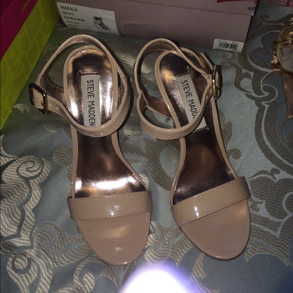 Steve Madden Nude Strappy Heels 💕