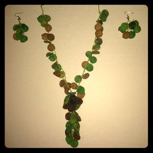 beautiful necklace and earings