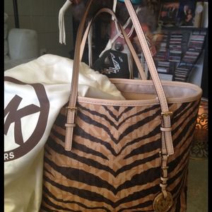 🎄REDUCED🎄Michael Kors Tiger Print Tote